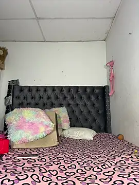 saragill323 online show from 02.06.26