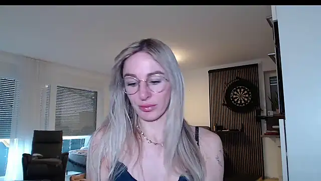 Liana Lou online show from 03.08.26