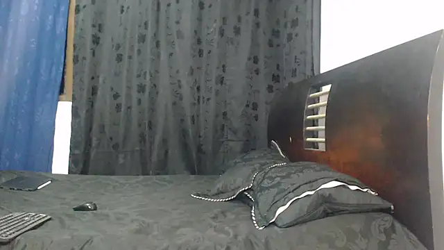 Hot Sharks  online show from 03.18.26