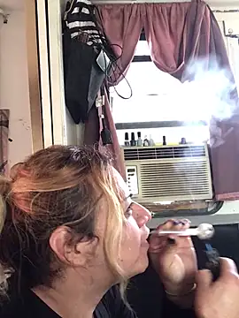 allissonw13 online show from 01.04.25