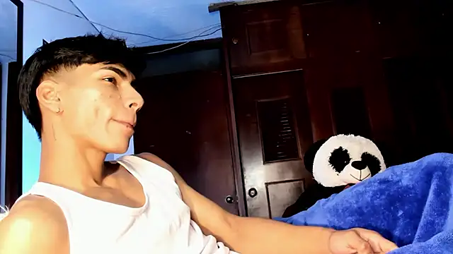 Snapshot of Teo_skinny chatting on 05.09.26 Teo skinny online show from 05.09.26
