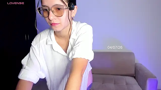 Lilacutte  online show from 07.04.26