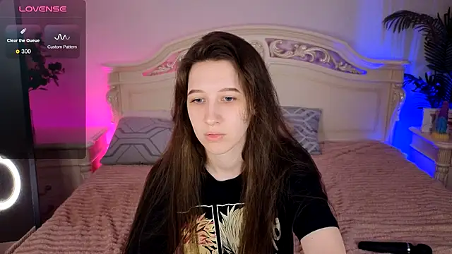 ur kitty   online show from 10.02.25