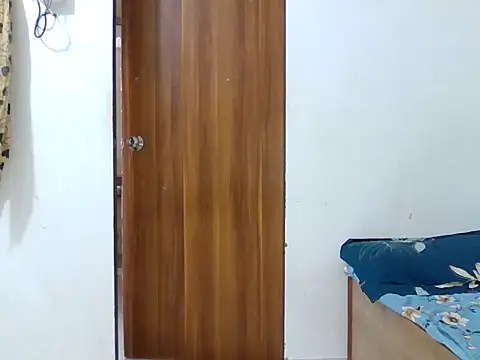 Snapshot of sparkling_queen chatting on 01.06.25 sparkling queen online show from 01.06.25