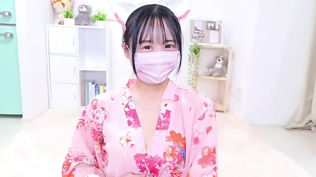 Snapshot of chihiro_ri chatting on 12.31.24 chihiro ri online show from 12.31.24