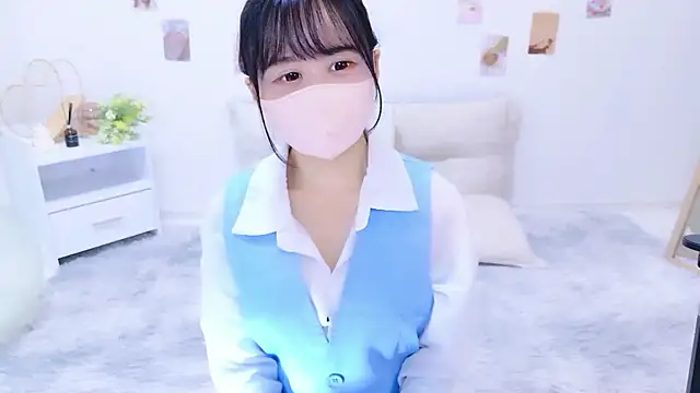 Snapshot of chihiro_ri chatting on 09.17.25 chihiro ri online show from 09.17.25