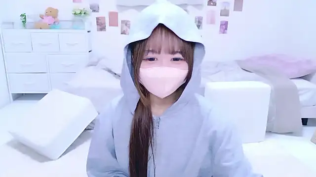 Snapshot of chihiro_ri chatting on 10.07.25 chihiro ri online show from 10.07.25