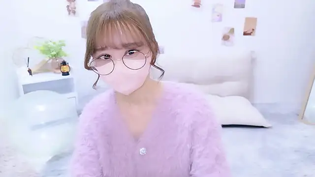 Snapshot of chihiro_ri chatting on 11.04.25 chihiro ri online show from 11.04.25