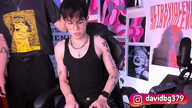 Snapshot of cinnamon_boyxxx chatting on 03.20.25 cinnamon boyxxx online show from 03.20.25