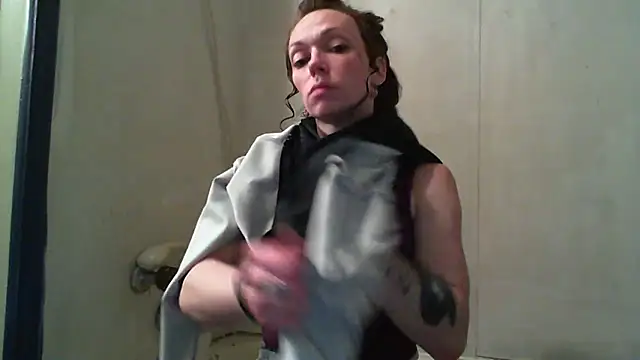 Snapshot of Genevieve143 chatting on 02.26.25 Genevieve143 online show from 02.26.25