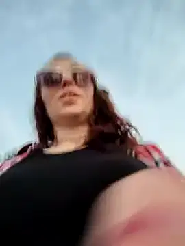 Snapshot of Genevieve143 chatting on 03.07.25 Genevieve143 online show from 03.07.25