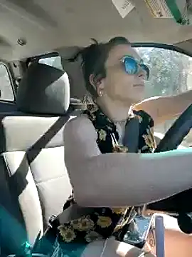 Snapshot of Genevieve143 chatting on 03.11.25 Genevieve143 online show from 03.11.25