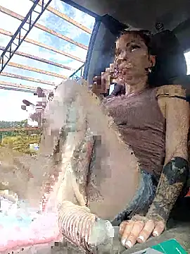 Snapshot of Genevieve143 chatting on 09.24.25 Genevieve143 online show from 09.24.25