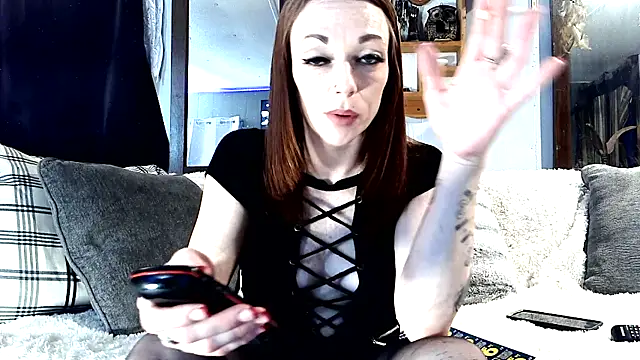 Genevieve143 online show from 05.10.26