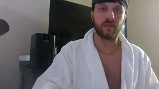 Snapshot of jonnybans chatting on 06.24.26 jonnybans online show from 06.24.26