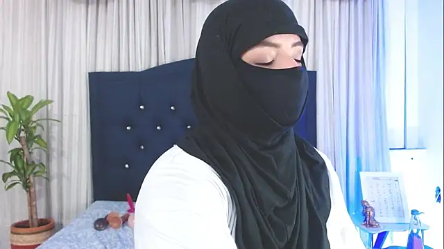 Snapshot of Uzra_hayed chatting on 02.04.25 Uzra hayed online show from 02.04.25