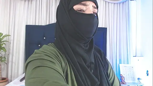 Snapshot of Uzra_hayed chatting on 02.06.25 Uzra hayed online show from 02.06.25