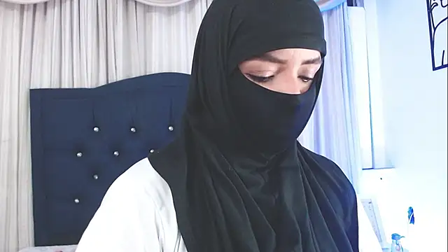 Snapshot of Uzra_hayed chatting on 02.11.25 Uzra hayed online show from 02.11.25