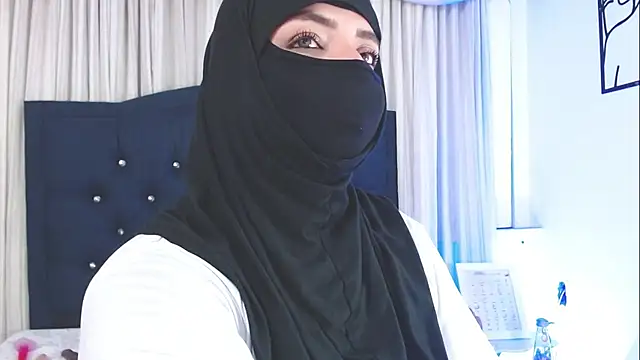 Snapshot of Uzra_hayed chatting on 02.12.25 Uzra hayed online show from 02.12.25