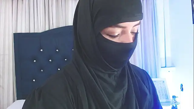 Snapshot of Uzra_hayed chatting on 02.21.25 Uzra hayed online show from 02.21.25