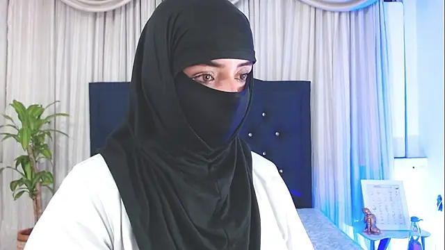 Snapshot of Uzra_hayed chatting on 03.05.25 Uzra hayed online show from 03.05.25