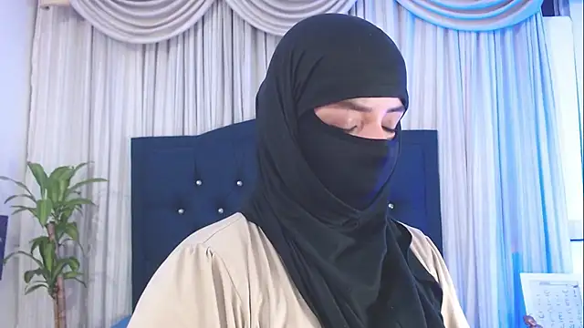 Snapshot of Uzra_hayed chatting on 03.19.25 Uzra hayed online show from 03.19.25