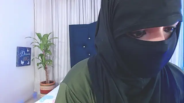 Snapshot of Uzra_hayed chatting on 03.21.25 Uzra hayed online show from 03.21.25