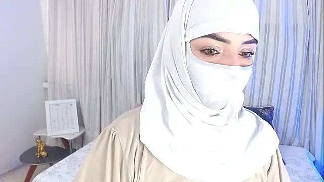 Snapshot of Uzra_hayed chatting on 09.19.25 Uzra hayed online show from 09.19.25