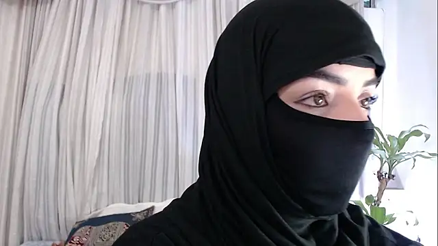 Snapshot of Uzra_hayed chatting on 09.24.25 Uzra hayed online show from 09.24.25