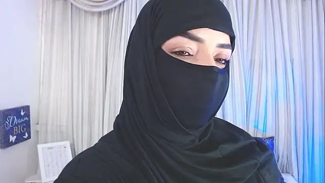 Snapshot of Uzra_hayed chatting on 09.30.25 Uzra hayed online show from 09.30.25