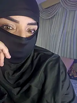 Snapshot of Uzra_hayed chatting on 10.07.25 Uzra hayed online show from 10.07.25