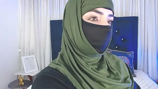 Snapshot of Uzra_hayed chatting on 11.07.25 Uzra hayed online show from 11.07.25