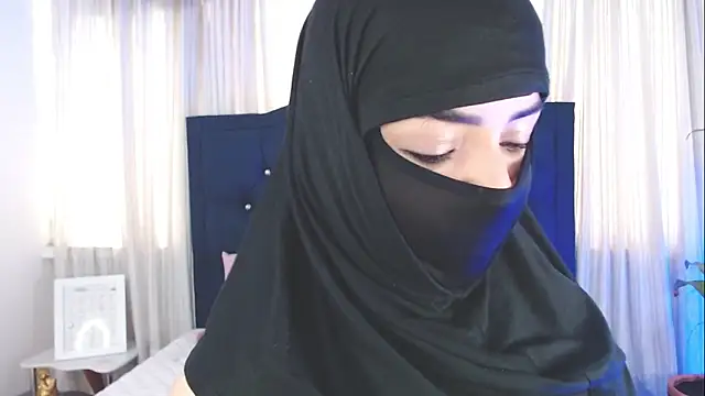 Snapshot of Uzra_hayed chatting on 11.22.25 Uzra hayed online show from 11.22.25