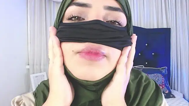 Snapshot of Uzra_hayed chatting on 12.01.25 Uzra hayed online show from 12.01.25