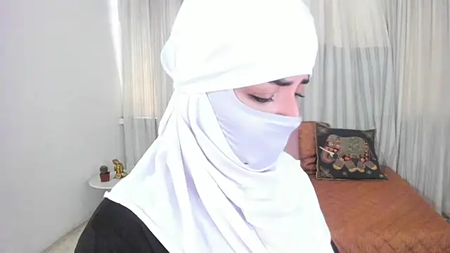 Snapshot of Uzra_hayed chatting on 06.25.26 Uzra hayed online show from 06.25.26