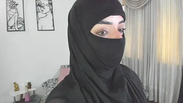 Snapshot of Uzra_hayed chatting on 08.06.26 Uzra hayed online show from 08.06.26