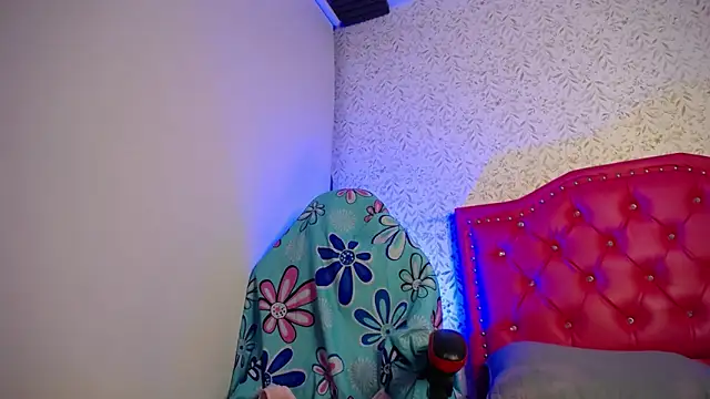 luly pink online show from 03.17.26