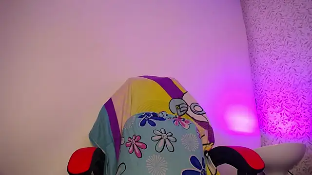 luly pink online show from 04.28.26