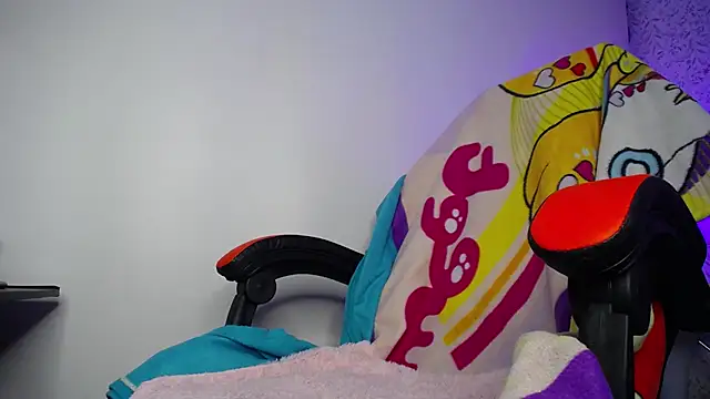 luly pink online show from 04.29.26