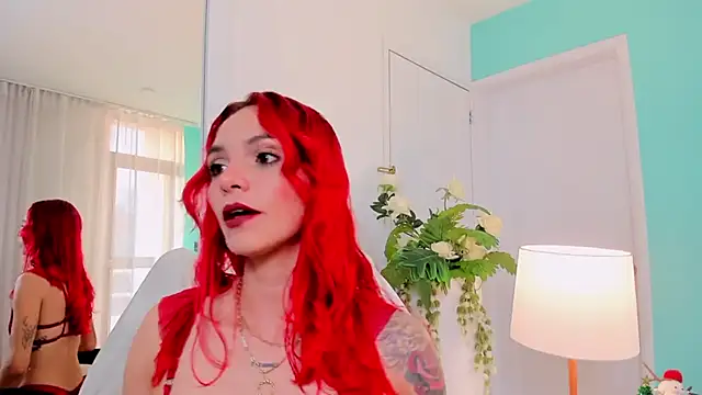 Snapshot of MeganLorensx chatting on 12.04.24 MeganLorensx online show from 12.04.24