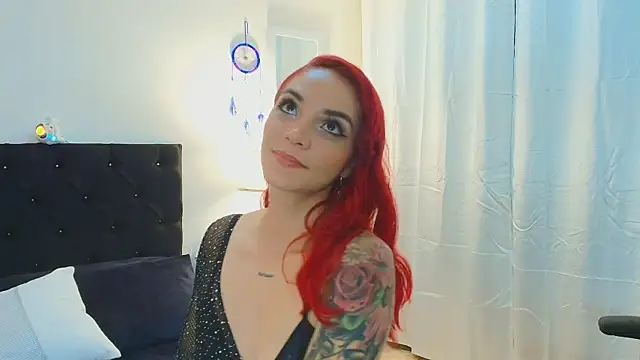 Snapshot of MeganLorensx chatting on 12.31.24 MeganLorensx online show from 12.31.24