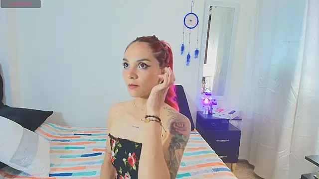 Snapshot of MeganLorensx chatting on 01.20.25 MeganLorensx online show from 01.20.25