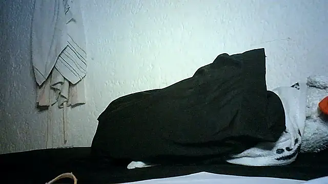 Snapshot of Bellabeltrann chatting on 11.28.25 Bellabeltrann online show from 11.28.25