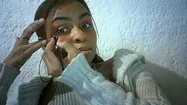 Snapshot of Bellabeltrann chatting on 12.22.25 Bellabeltrann online show from 12.22.25