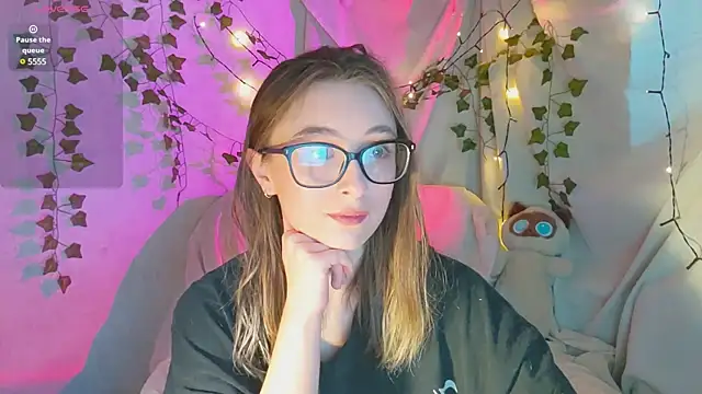 Snapshot of monlight__dana chatting on 12.06.24 monlight dana online show from 12.06.24