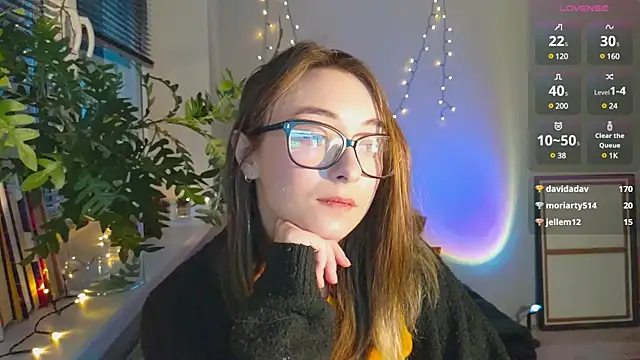 Snapshot of monlight__dana chatting on 12.26.24 monlight dana online show from 12.26.24