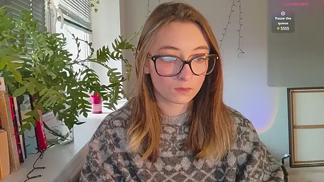 Snapshot of monlight__dana chatting on 12.29.24 monlight dana online show from 12.29.24