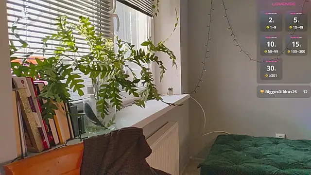 Snapshot of monlight__dana chatting on 01.13.25 monlight dana online show from 01.13.25