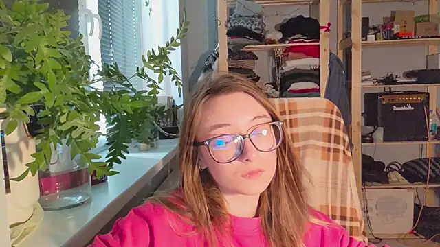 Snapshot of monlight__dana chatting on 02.20.25 monlight dana online show from 02.20.25