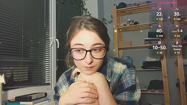 Snapshot of monlight__dana chatting on 10.05.25 monlight dana online show from 10.05.25